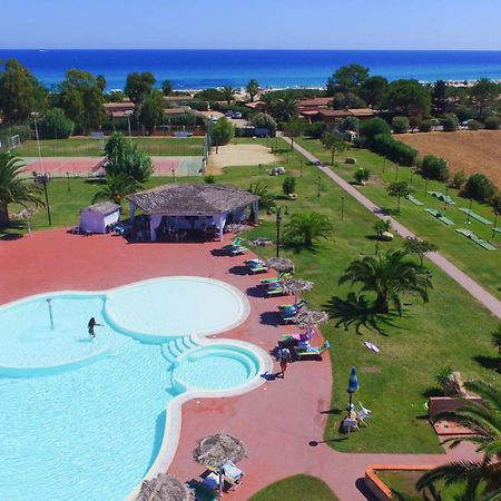 Rey Beach Club 몬테나이 외부 사진