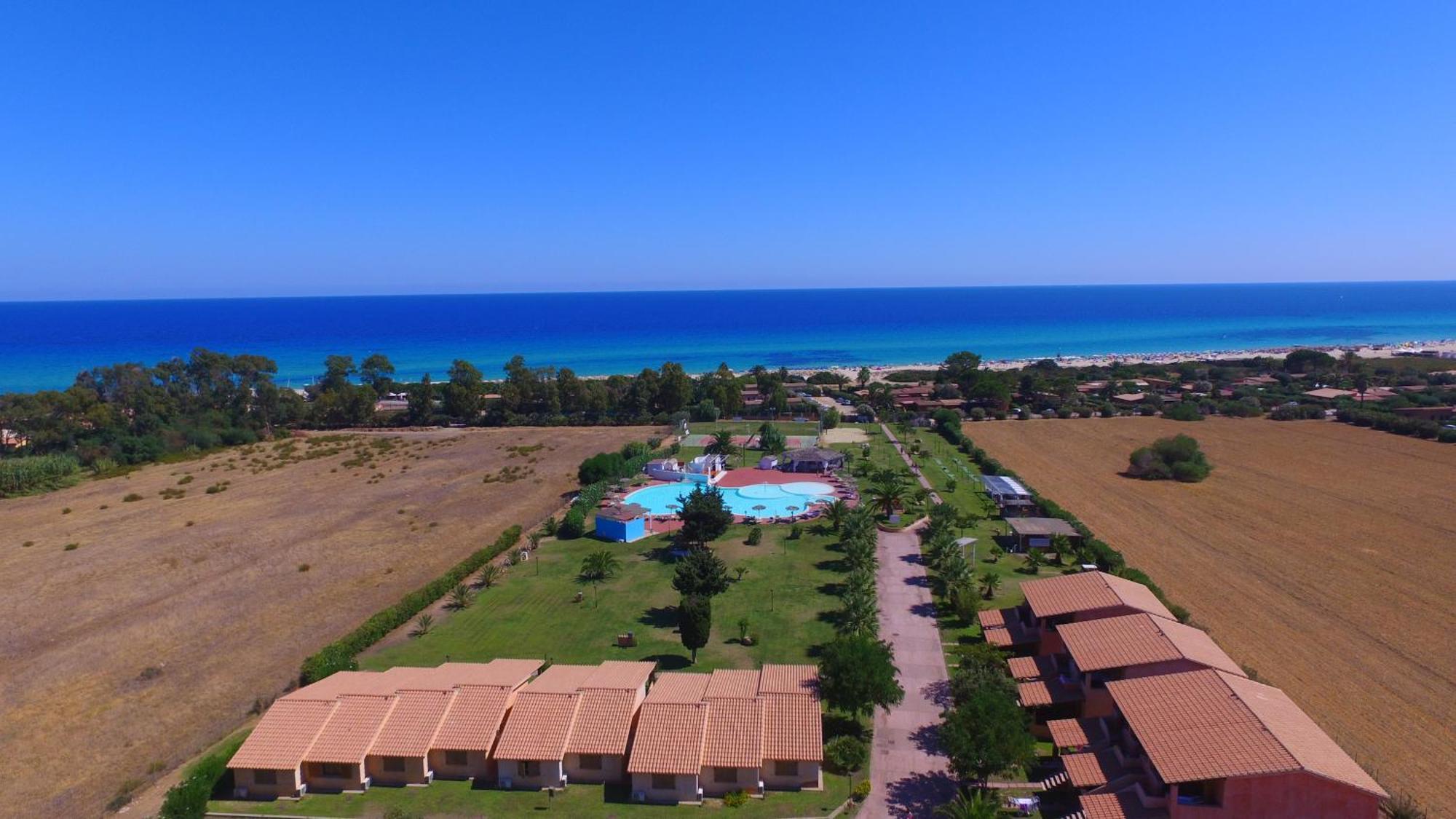 Rey Beach Club 몬테나이 외부 사진