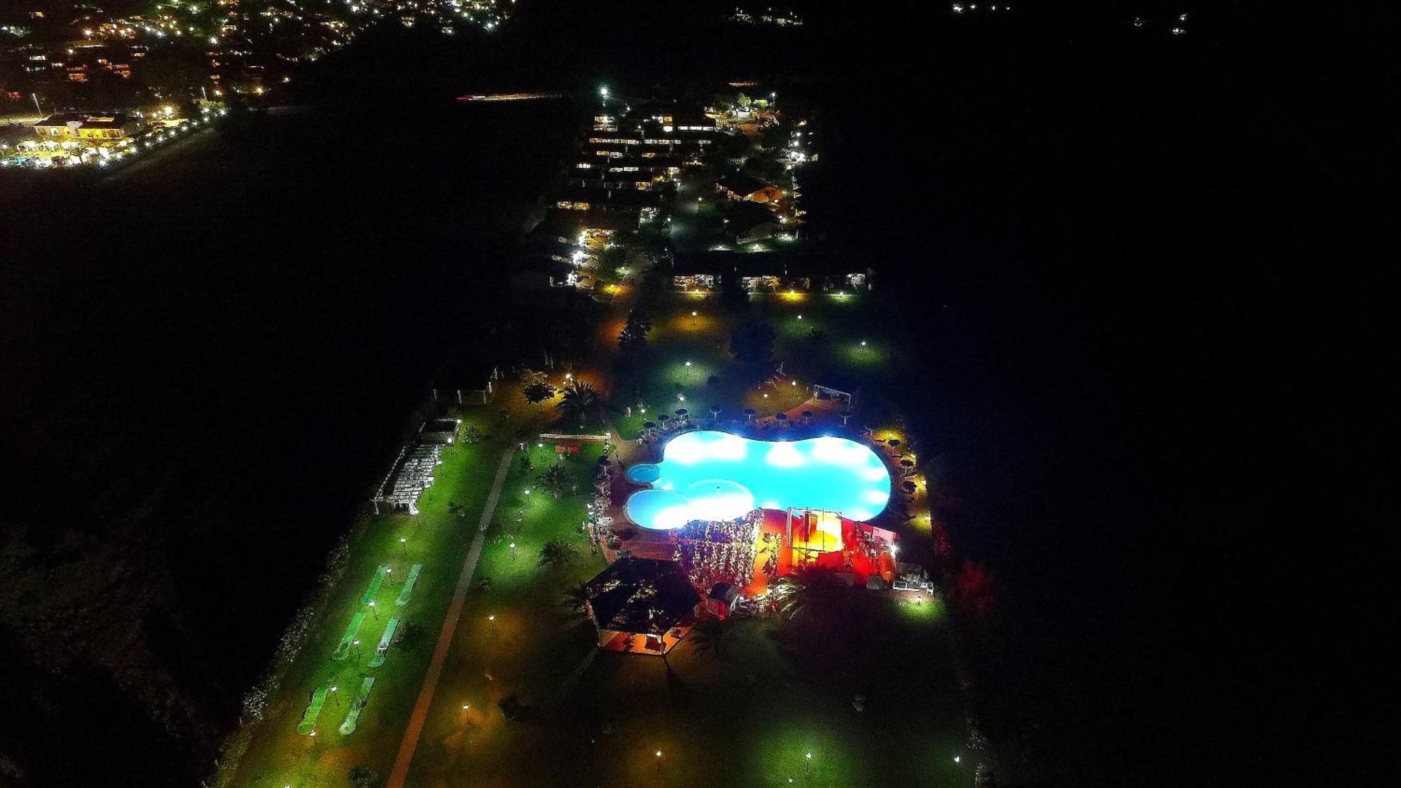 Rey Beach Club 몬테나이 외부 사진