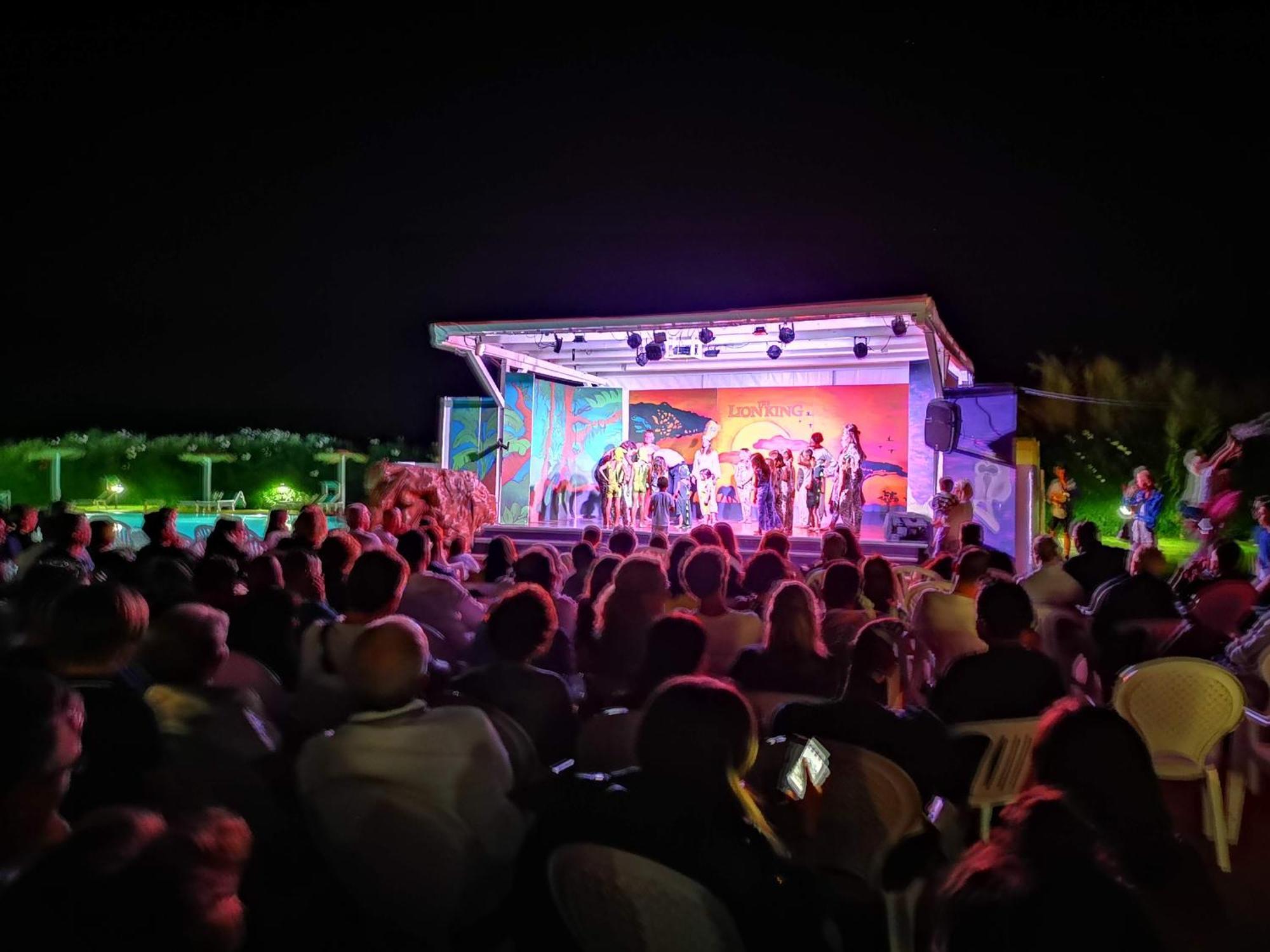Rey Beach Club 몬테나이 외부 사진