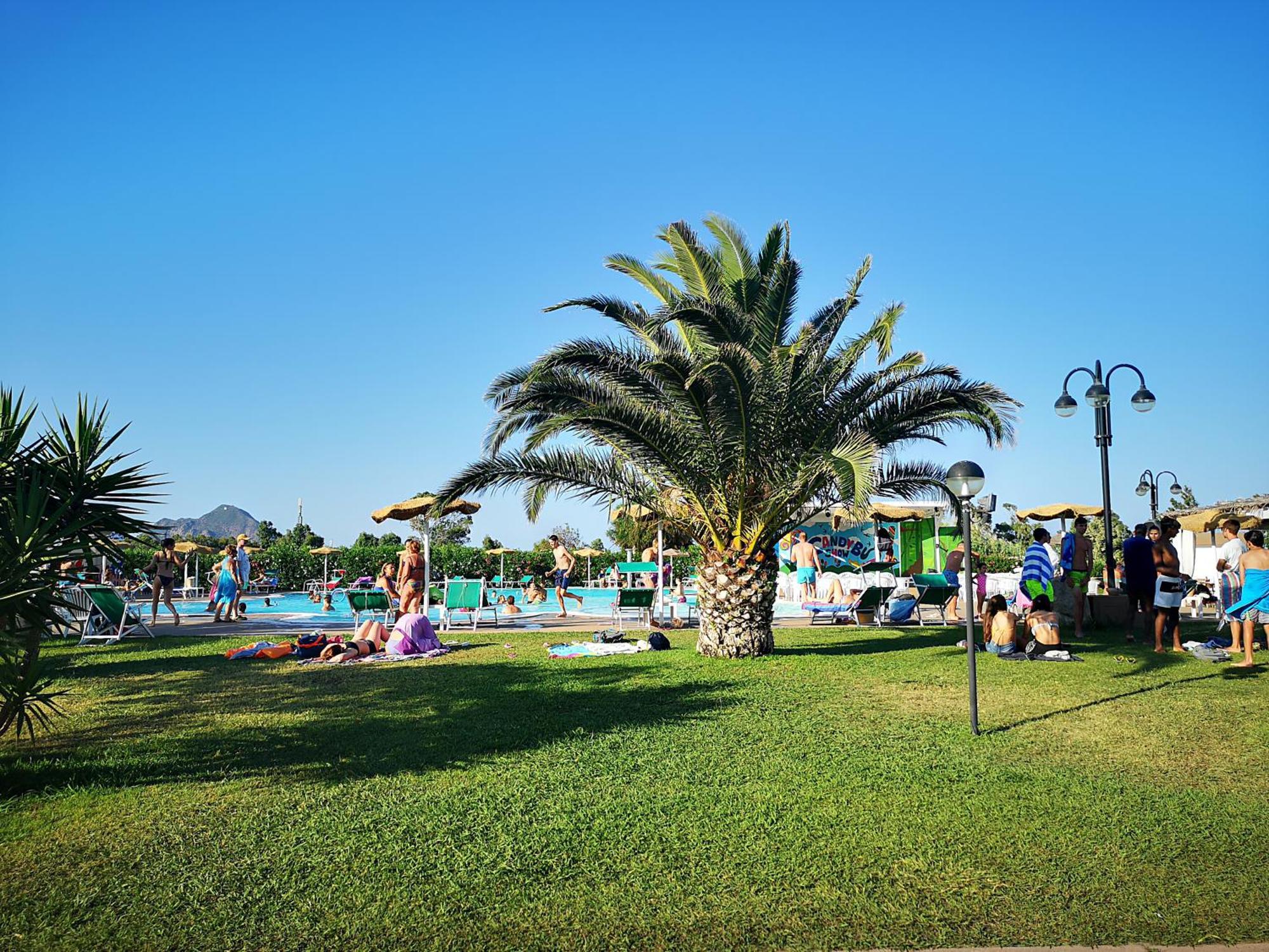 Rey Beach Club 몬테나이 외부 사진
