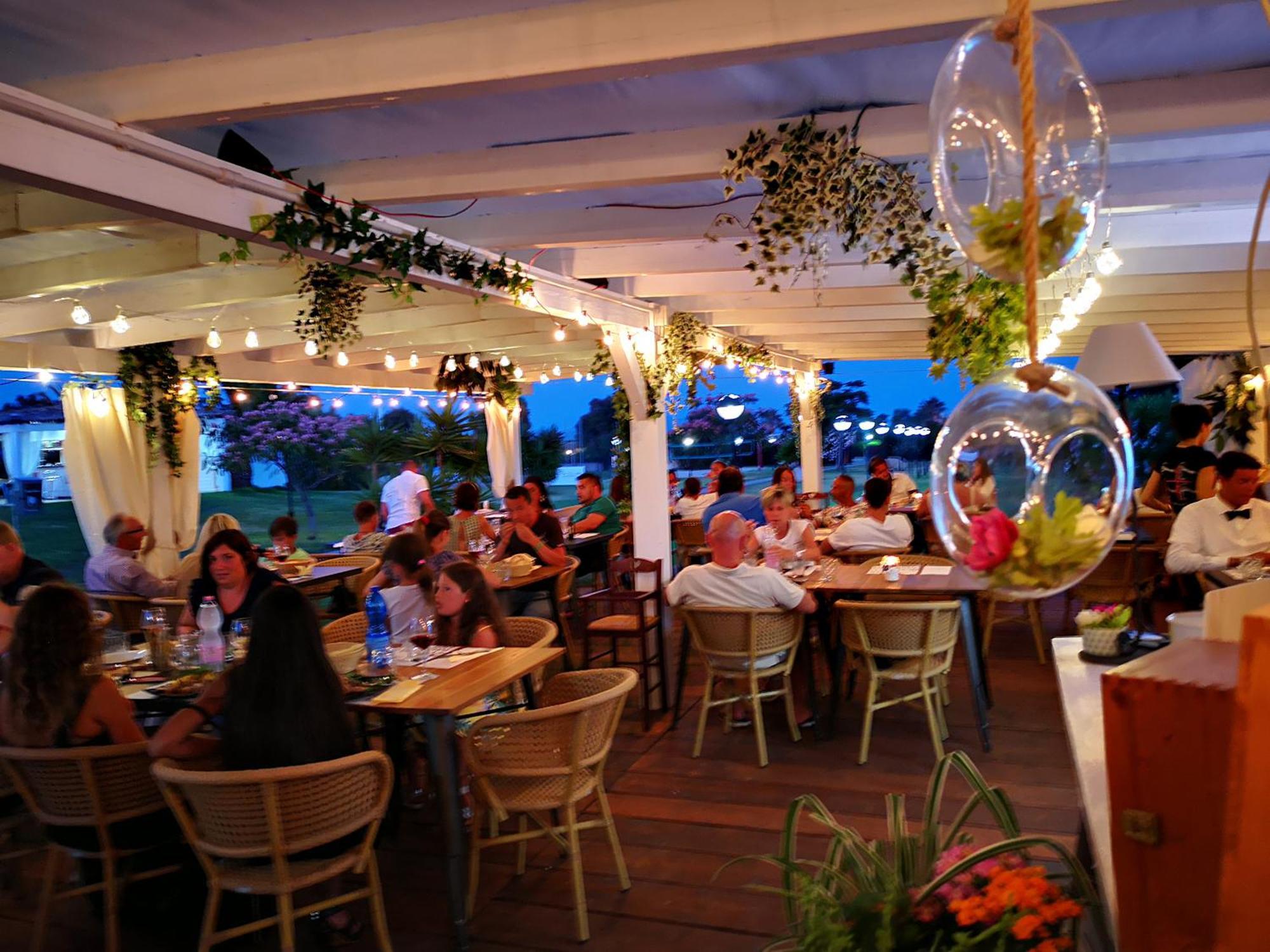 Rey Beach Club 몬테나이 외부 사진