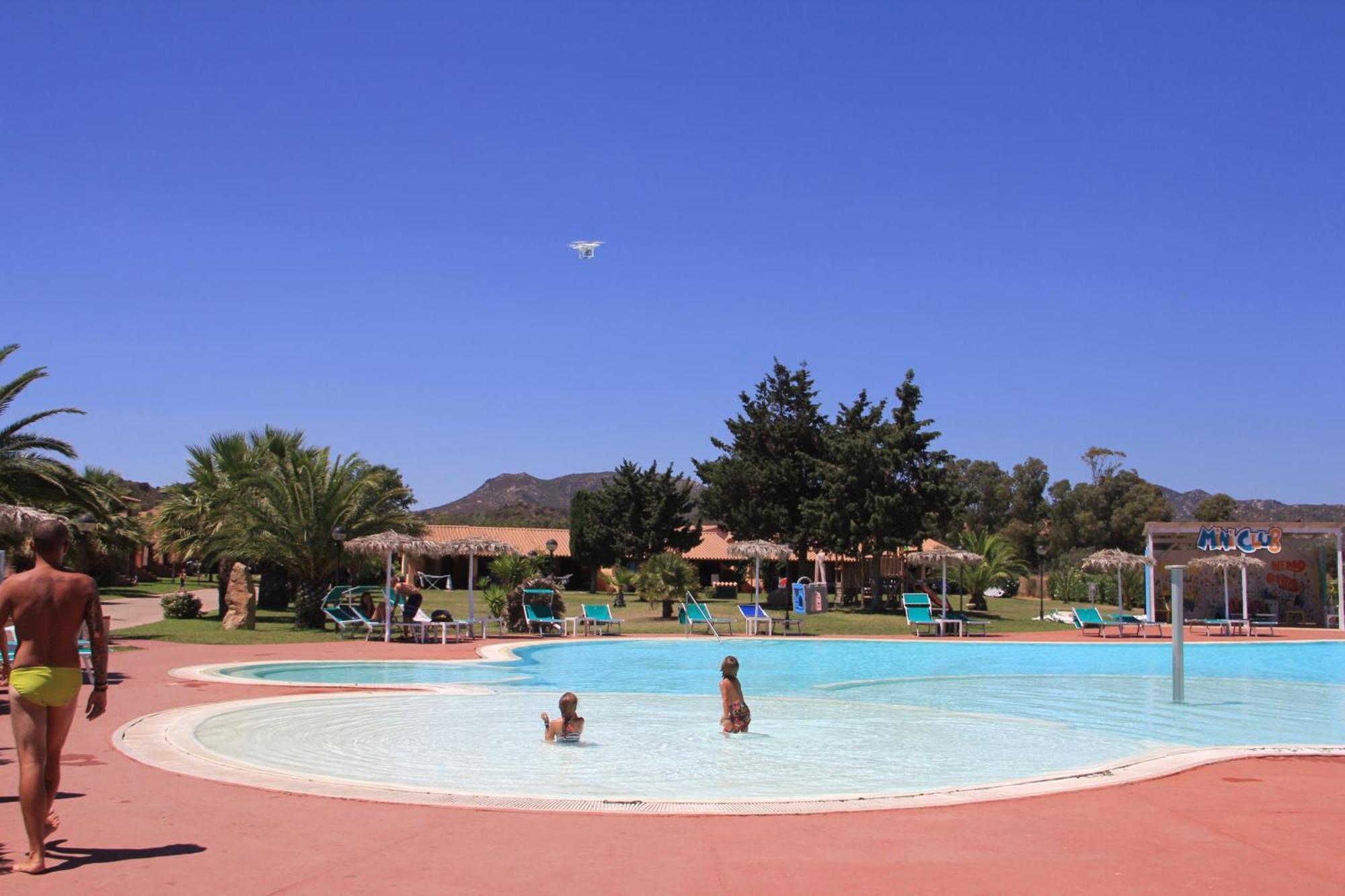 Rey Beach Club 몬테나이 외부 사진